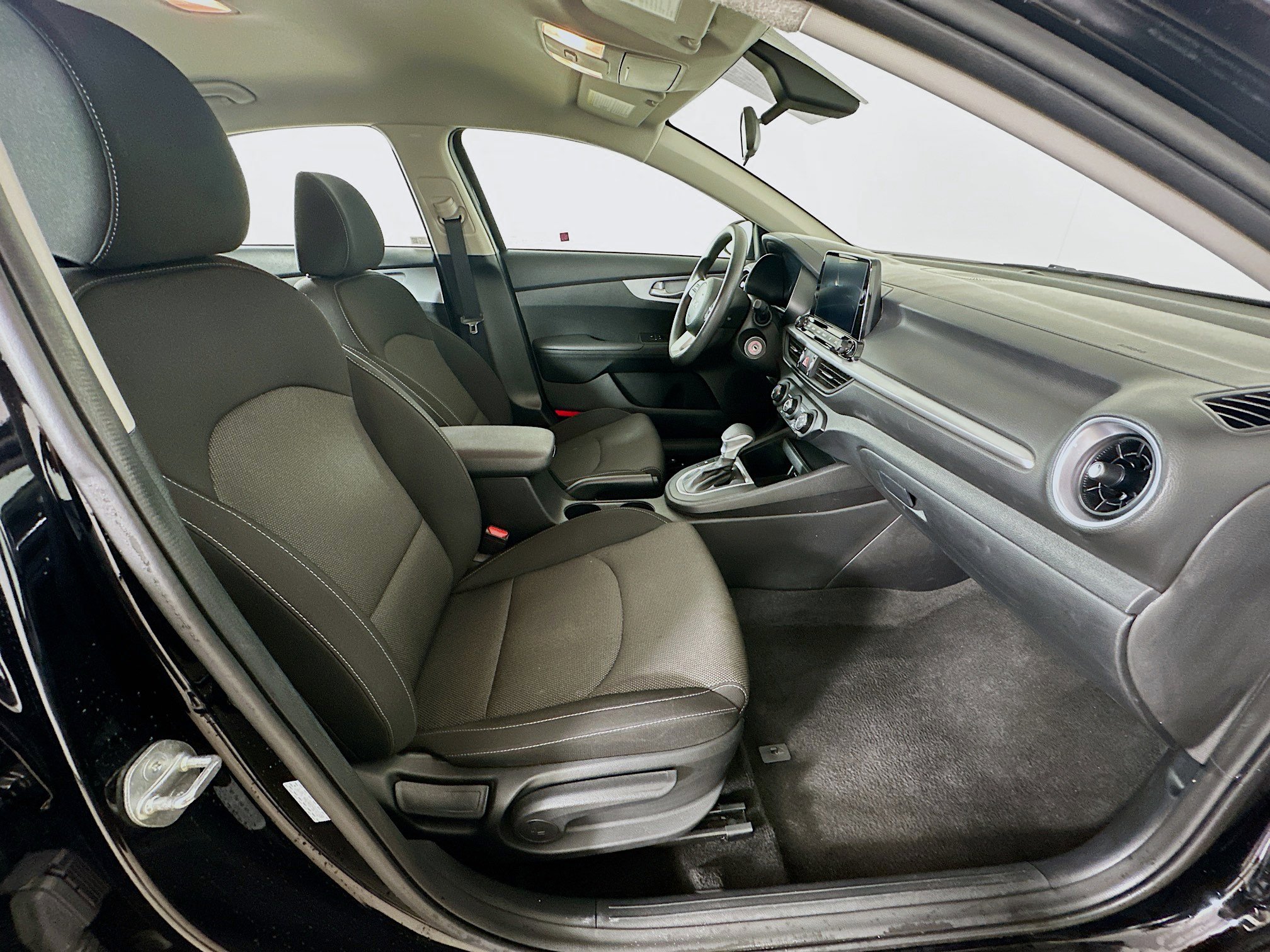 Used 2024 Kia Forte LXS image 29