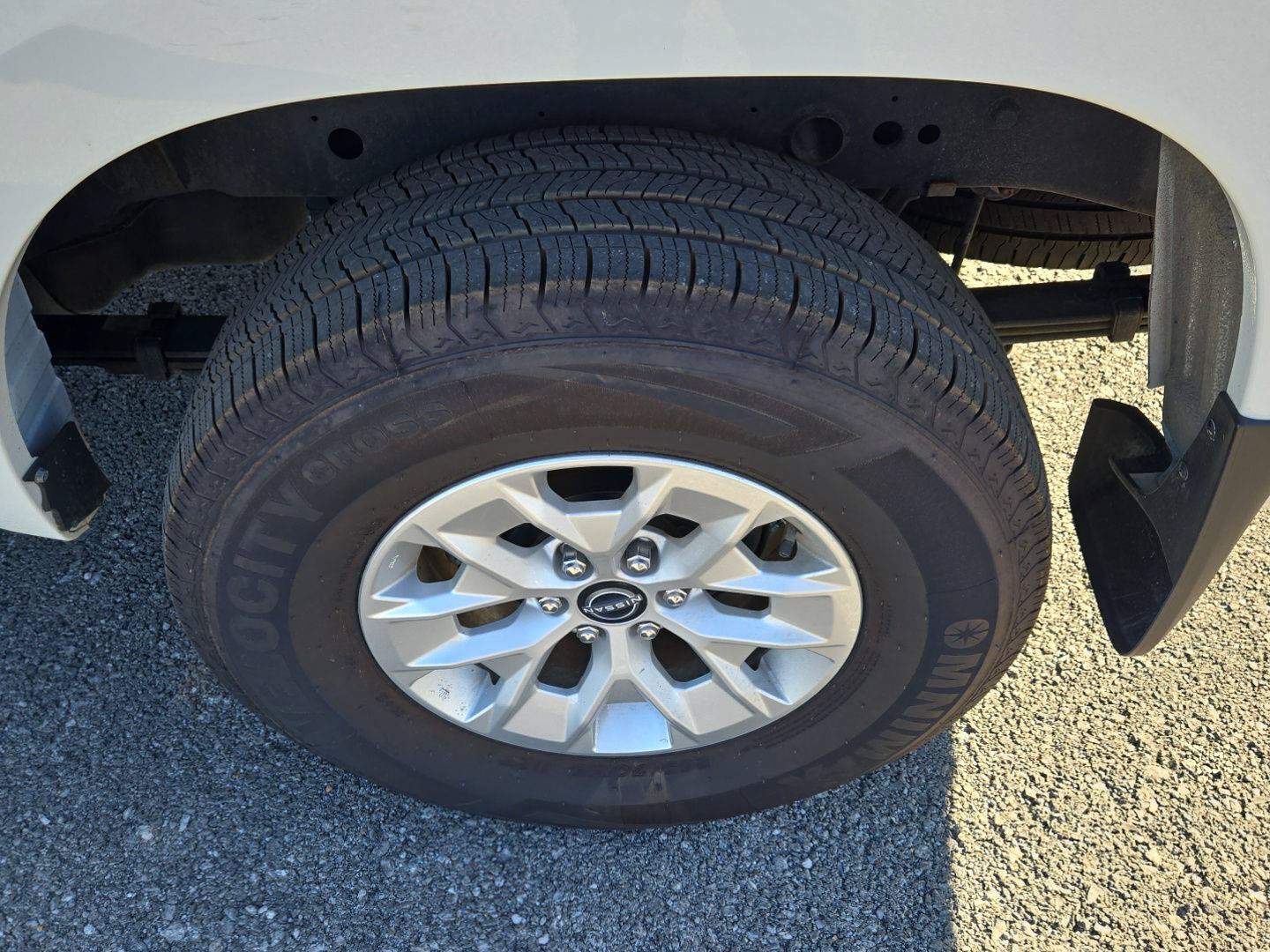 Used 2024 Nissan Frontier SV AWD/4WD image 11