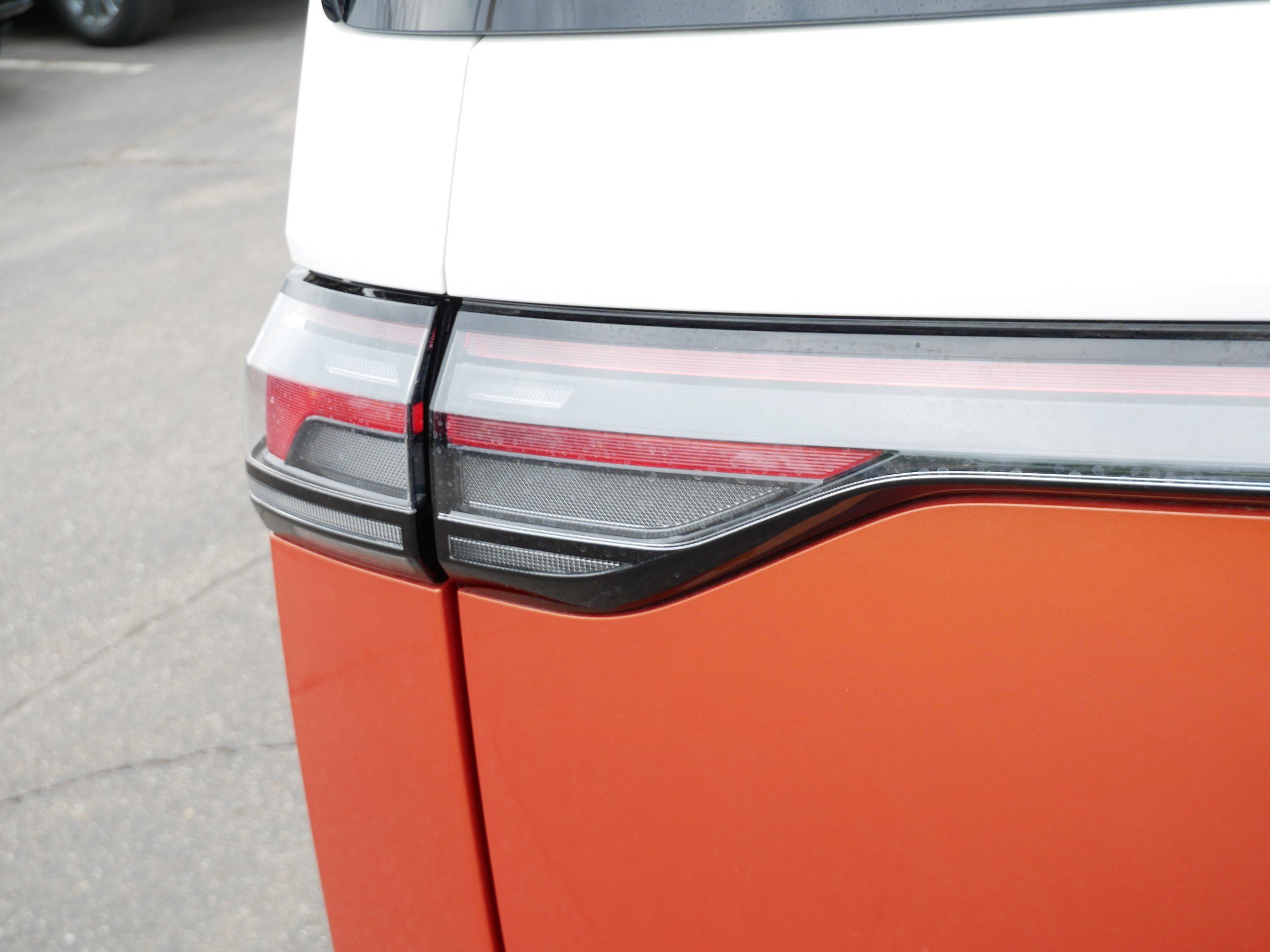 Used 2025 Volkswagen ID. Buzz 1st Edition RWD image 17