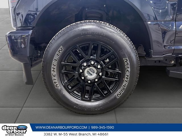 Used 2022 Ford F350 Lariat w/ Black Appearance Package image 6