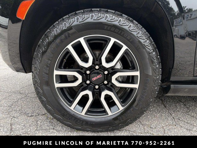 Used 2022 GMC Yukon AT4 w/ AT4 Premium Package AWD/4WD image 11