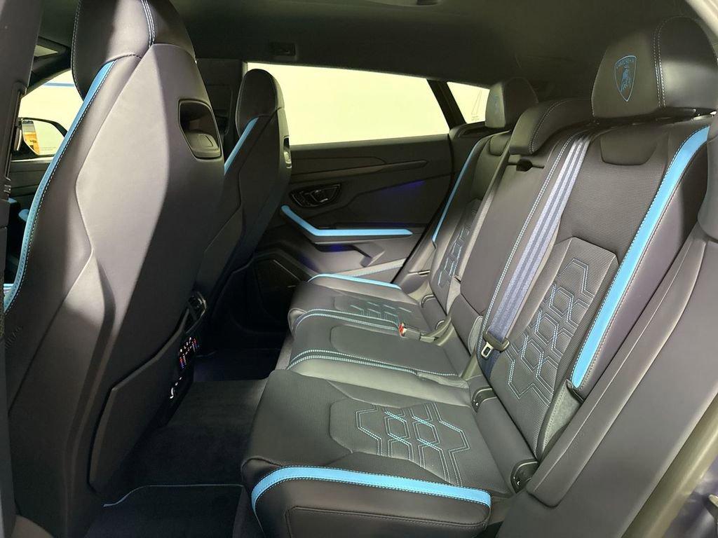 Used 2025 Lamborghini Urus SE image 65