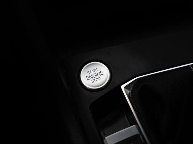 Used 2022 Volkswagen Taos SE w/ Panoramic Sunroof Package AWD/4WD image 27