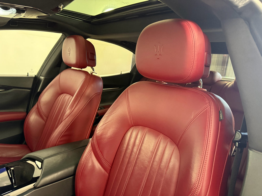 Used 2016 Maserati Ghibli Base image 23