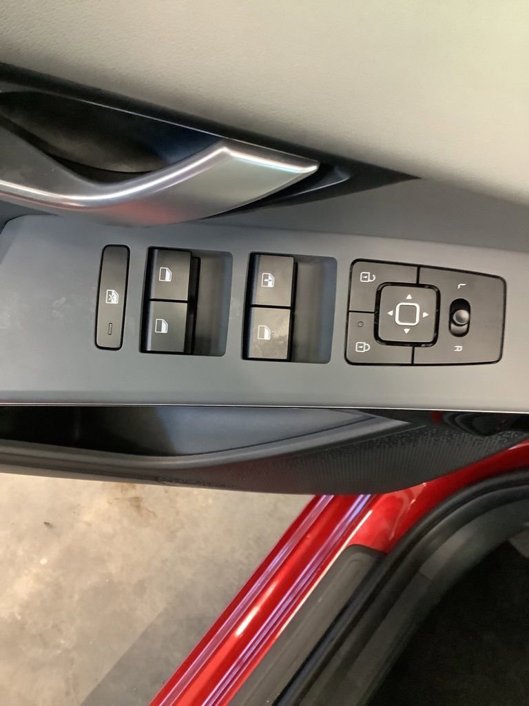 Certified 2025 Kia Niro EX image 17