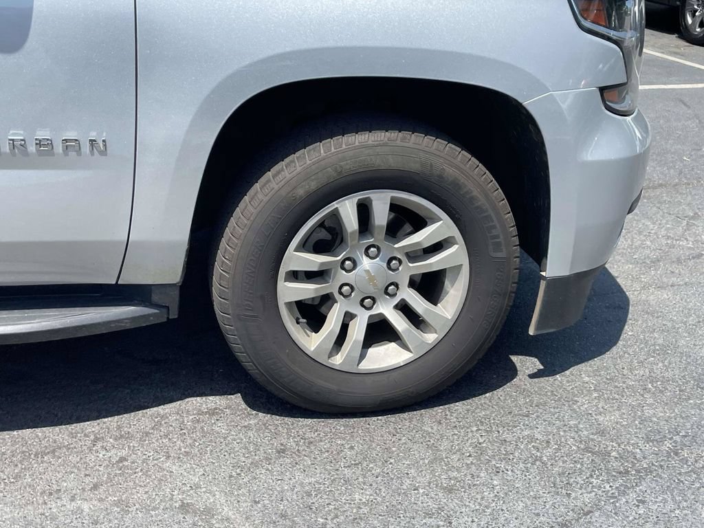 Used 2018 Chevrolet Suburban LT AWD/4WD image 10