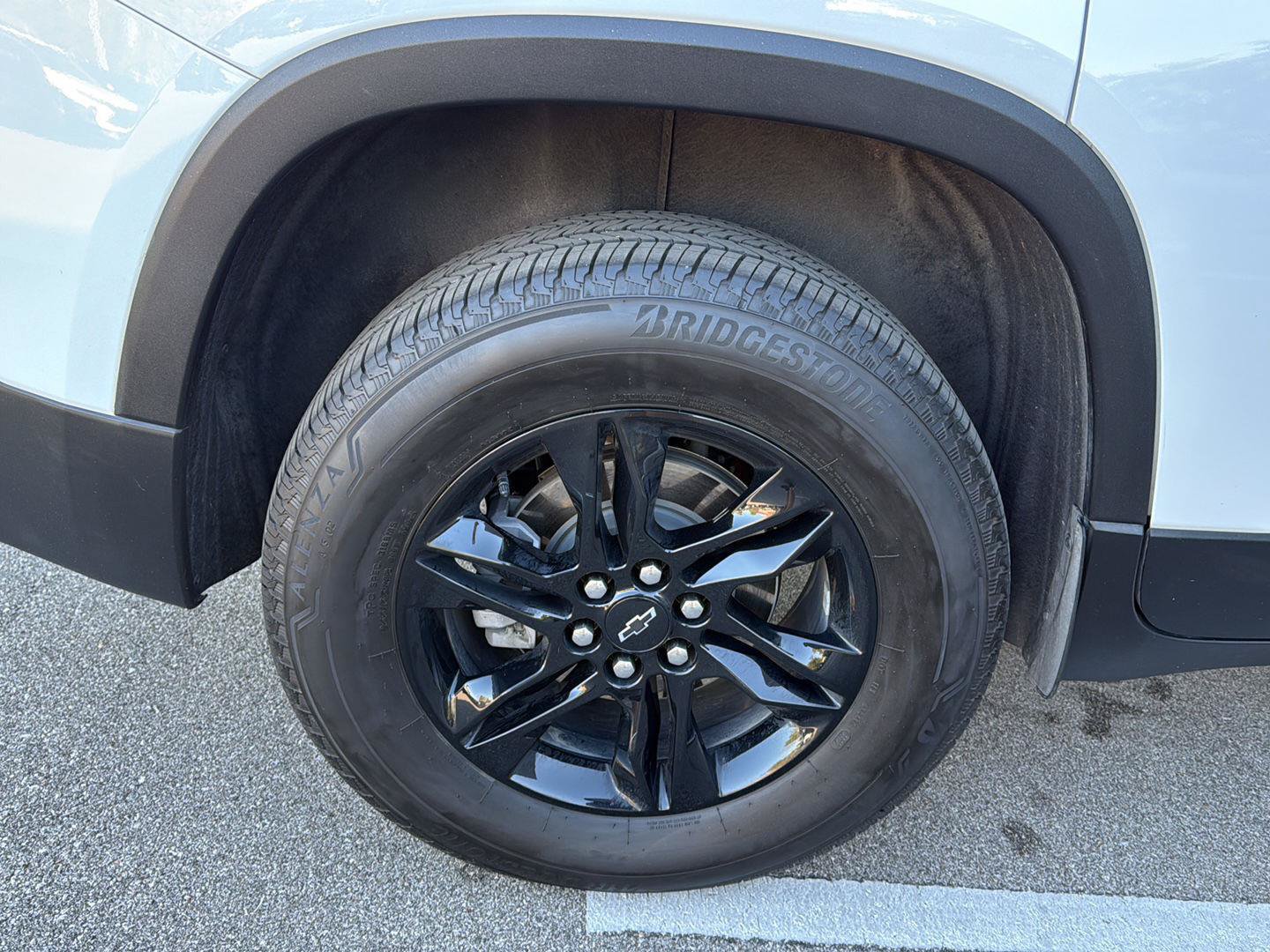 Used 2022 Chevrolet Traverse LS w/ Midnight/Sport Edition AWD/4WD image 14
