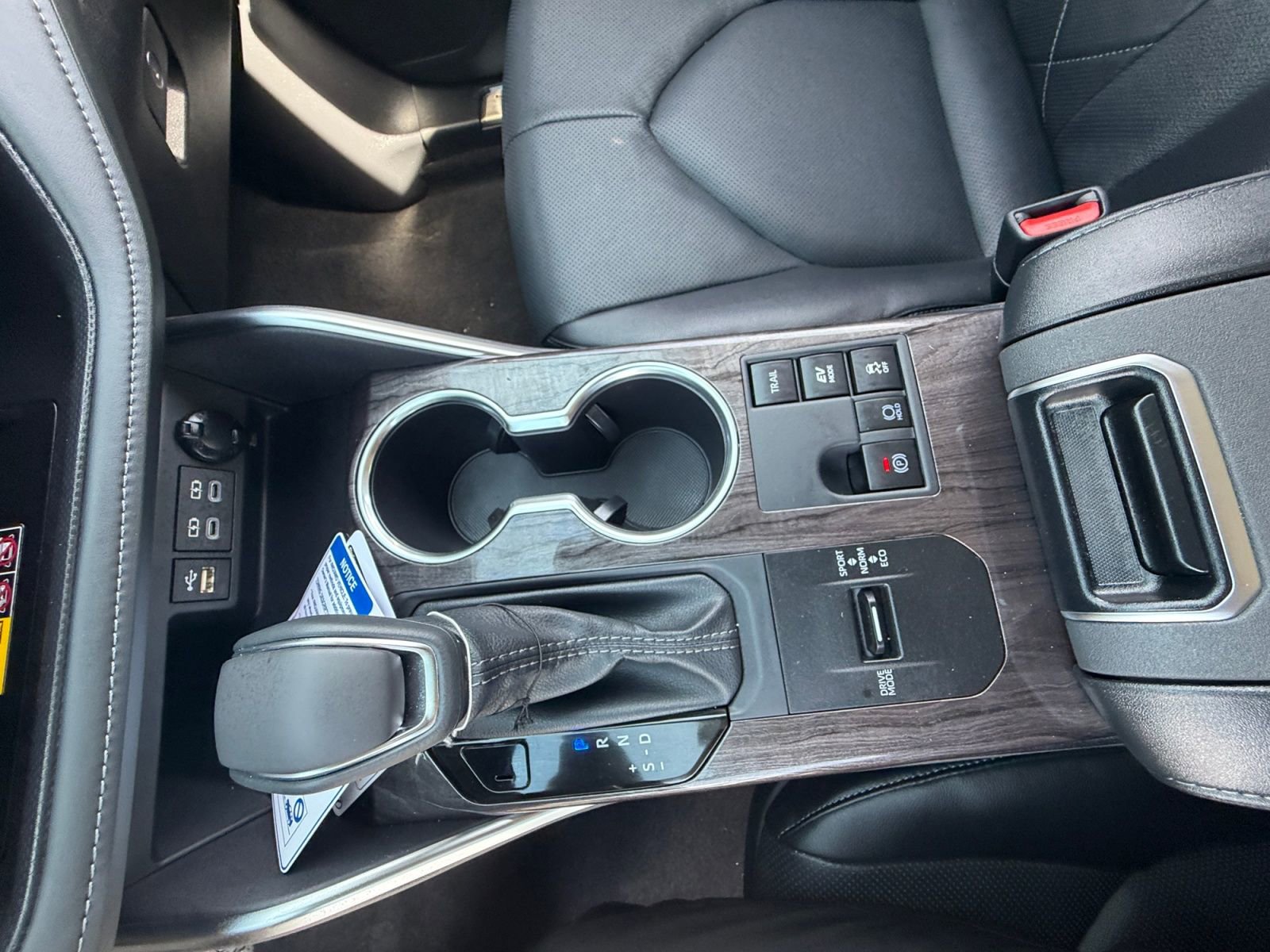 New 2026 Toyota Highlander Platinum image 18