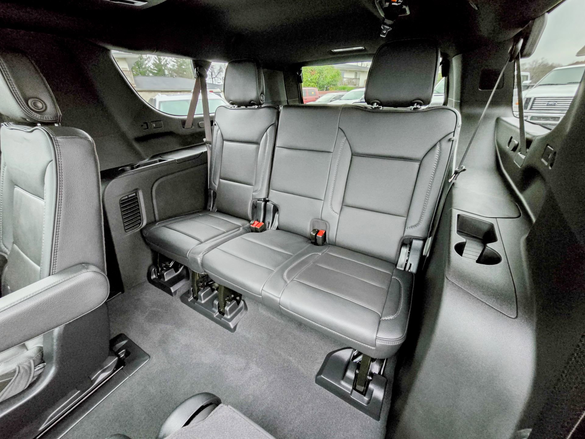 Used 2025 GMC Yukon XL Denali w/ Sun & Power Step Package image 36