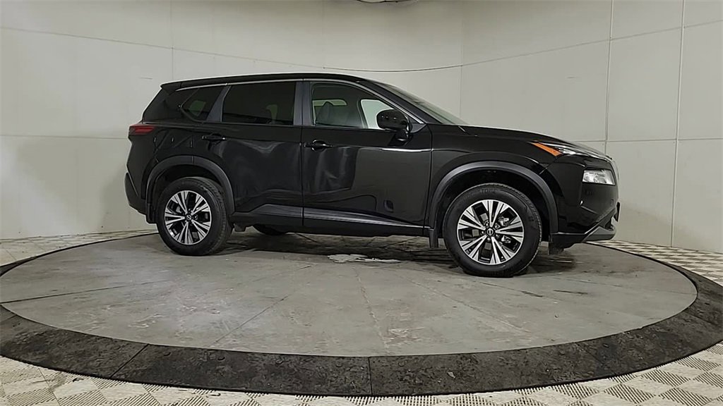 Used 2023 Nissan Rogue SV image 8