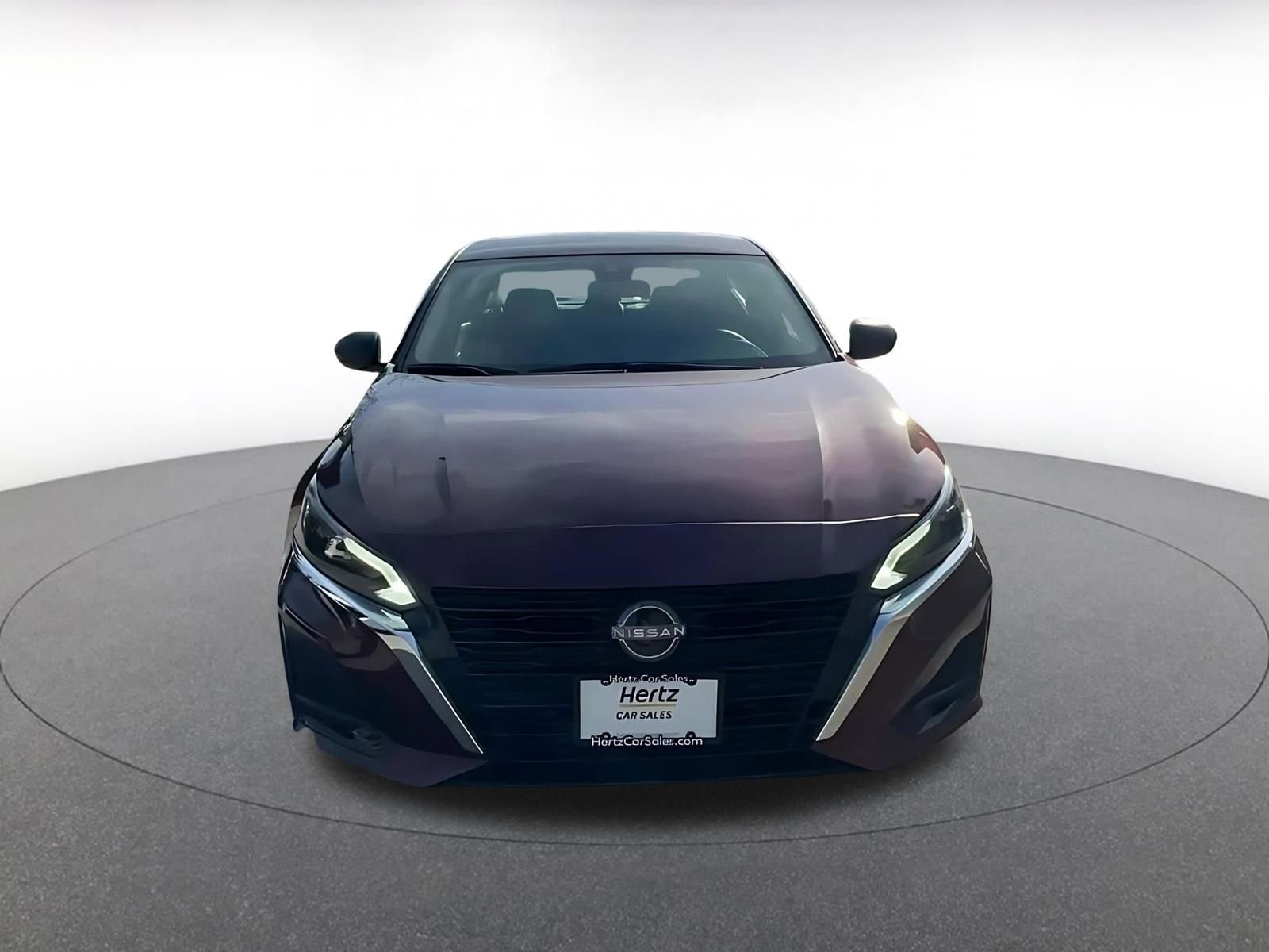 Used 2025 Nissan Altima 2.5 SV FWD image 11