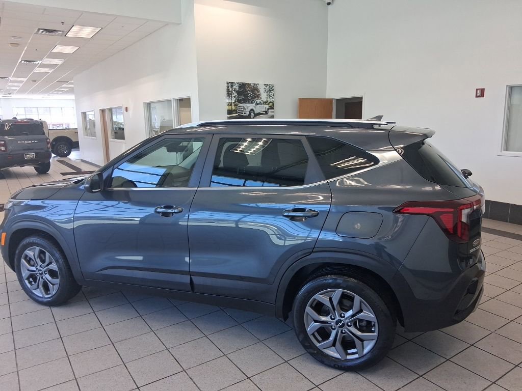 Used 2024 Kia Seltos S image 7