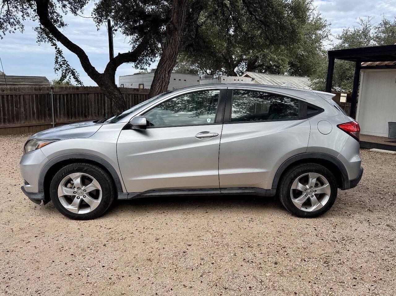 Used 2016 Honda HR-V LX image 10