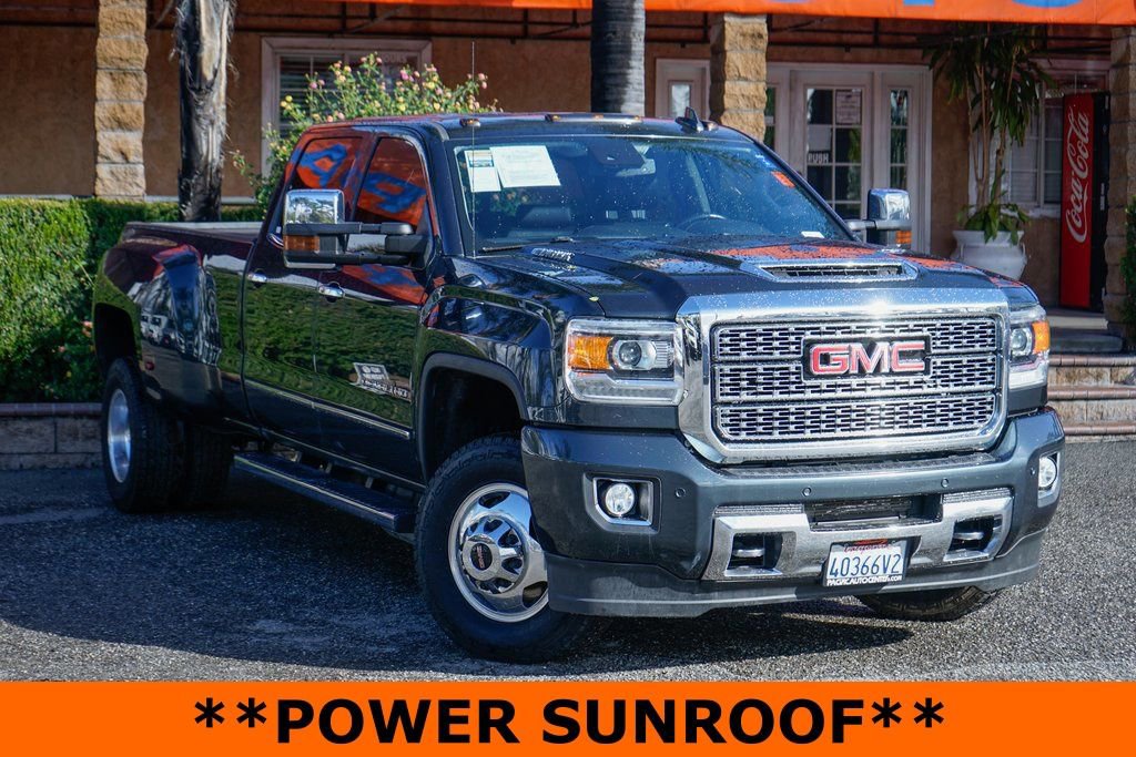Used 2019 GMC Sierra 3500 Denali image 2
