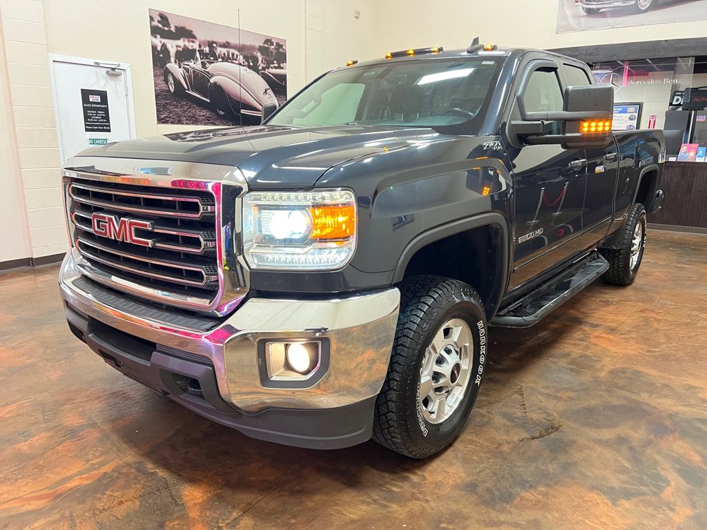 Used 2019 GMC Sierra 2500 SLE w/ SLE Preferred Package AWD/4WD image 5