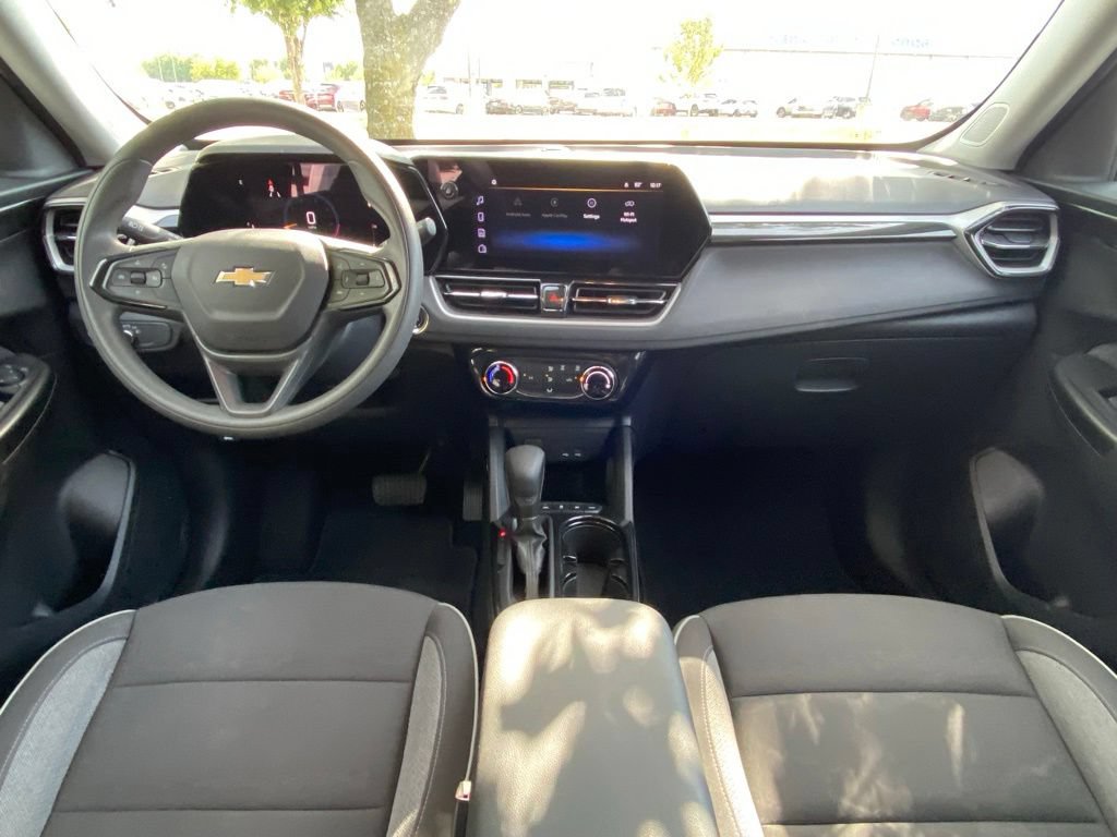Used 2025 Chevrolet TrailBlazer LT w/ Driver Confidence Package AWD/4WD image 31