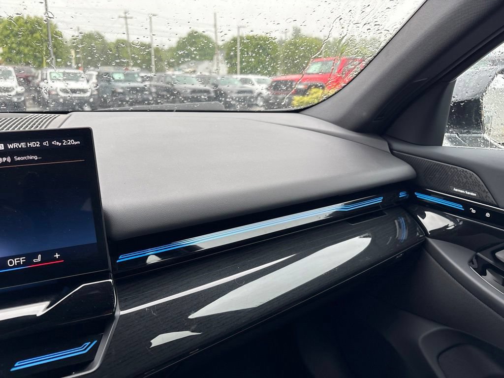 Used 2026 BMW 530i xDrive AWD/4WD image 21