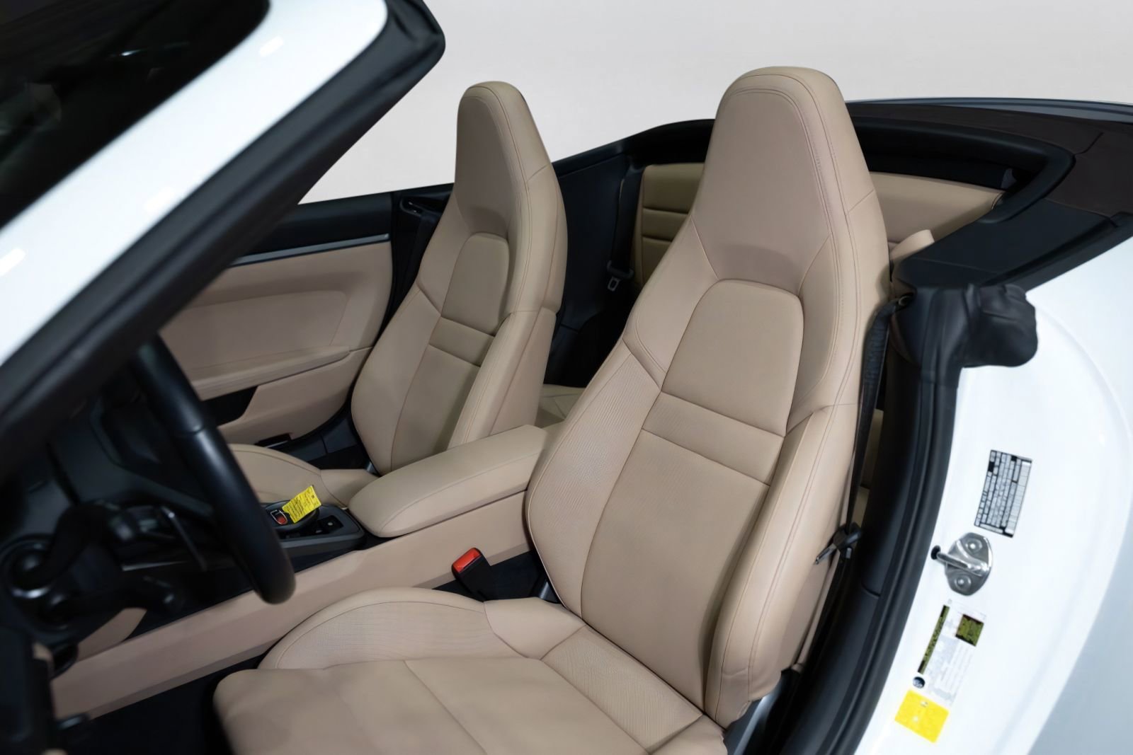 Used 2024 Porsche 911 Carrera RWD image 5