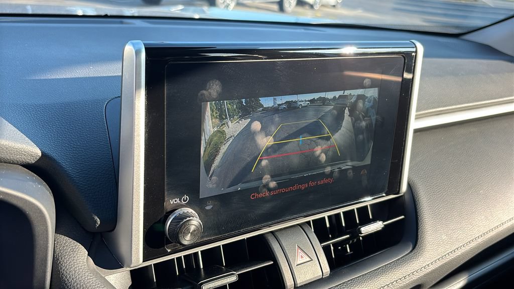 Used 2025 Toyota RAV4 LE AWD/4WD image 18