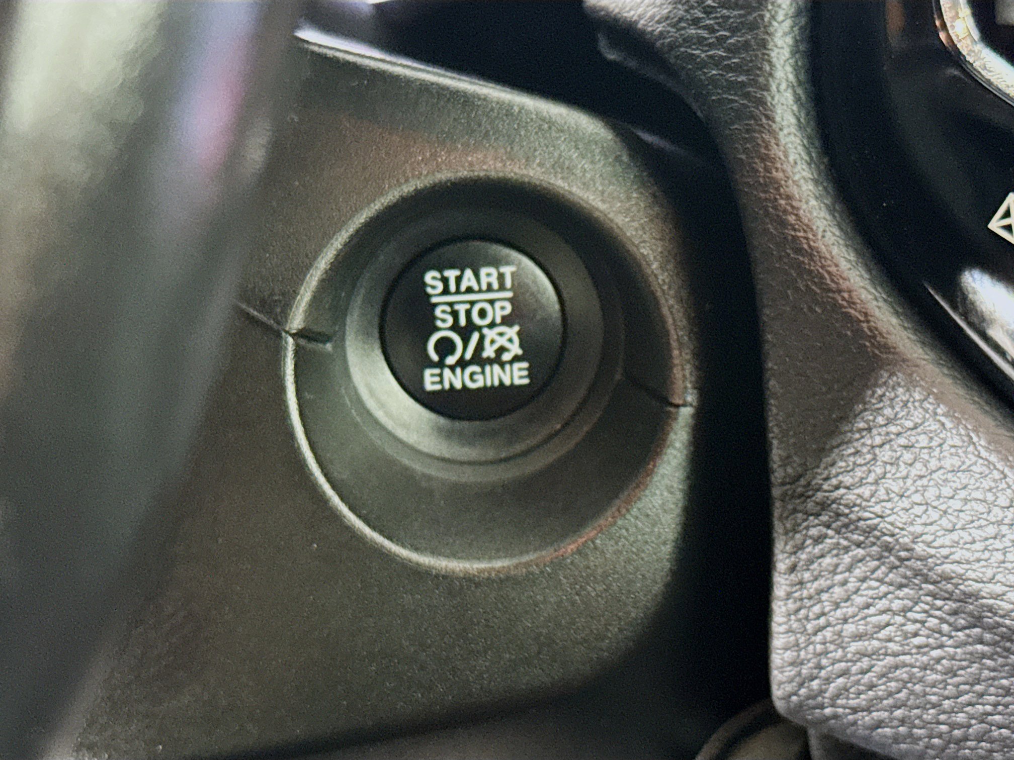 Used 2018 Jeep Compass Limited w/ Navigation Group FWD image 20