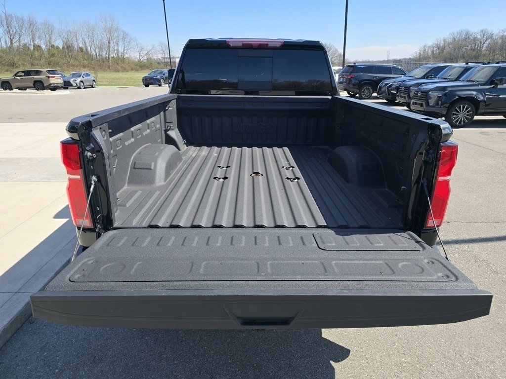 Used 2024 Chevrolet Silverado 3500 High Country AWD/4WD image 27