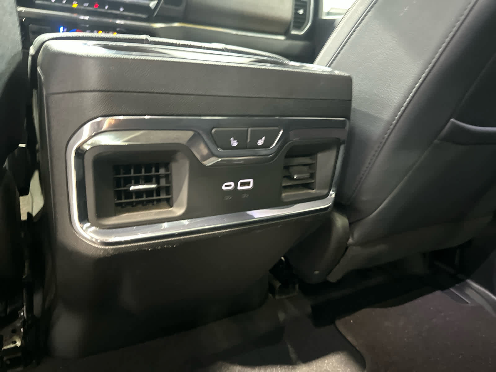Used 2024 Chevrolet Silverado 2500 High Country w/ High Country Premium Package AWD/4WD image 17