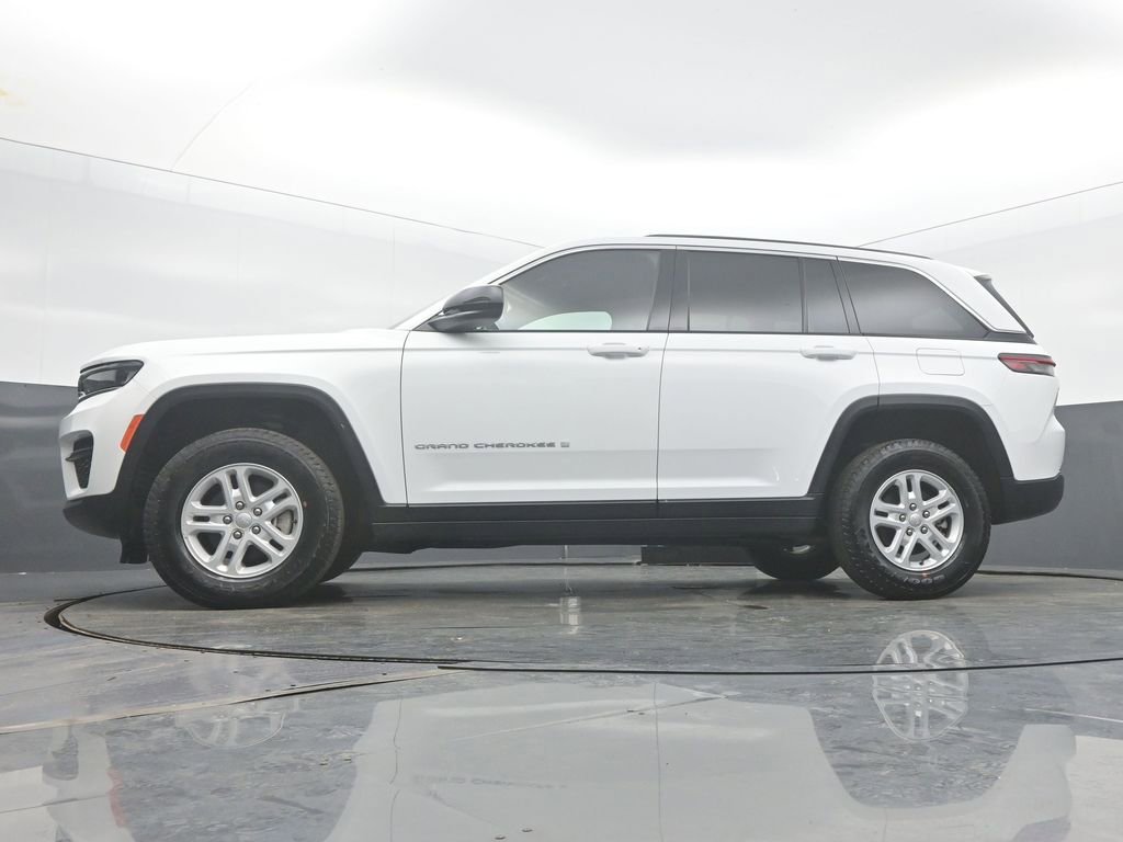 Used 2024 Jeep Grand Cherokee Laredo w/ Luxury Tech Group I image 45