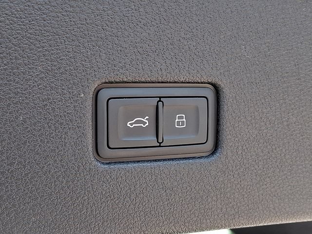 Used 2022 Audi SQ8 Prestige AWD/4WD image 24