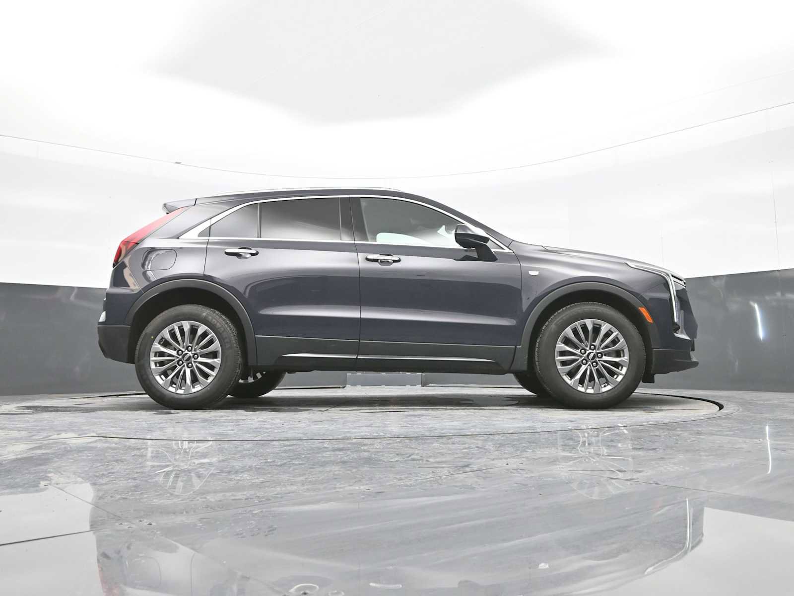 Used 2024 Cadillac XT4 Premium Luxury image 45