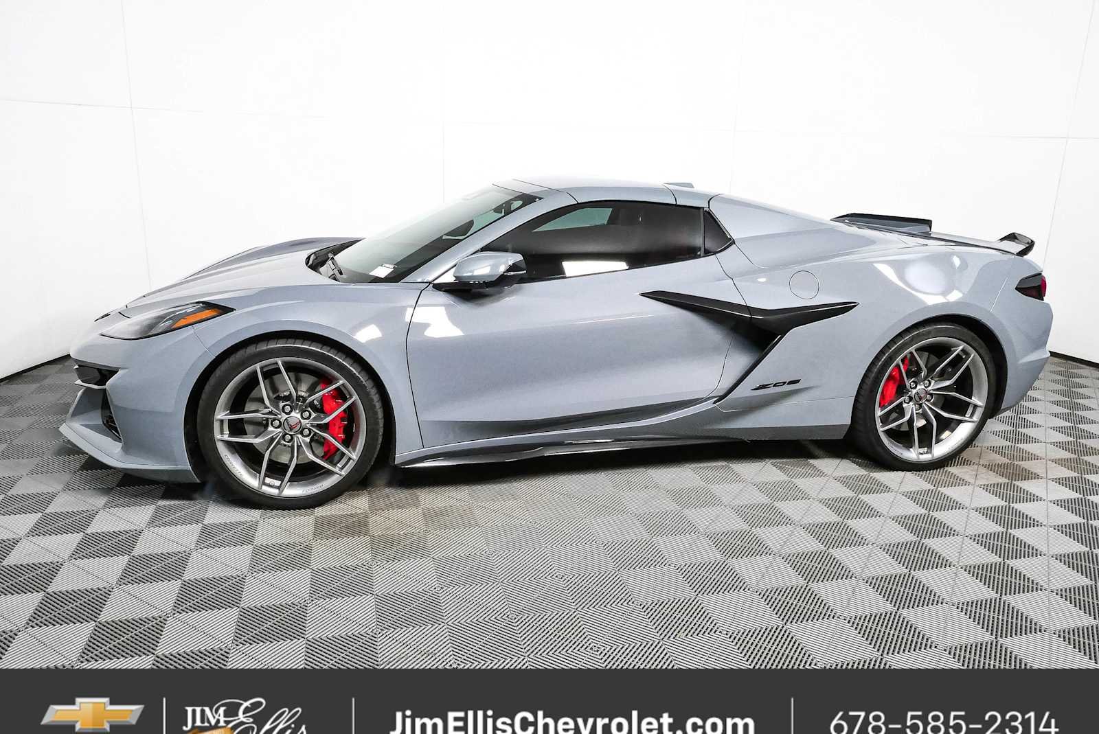 Used 2025 Chevrolet Corvette Z06 RWD image 26