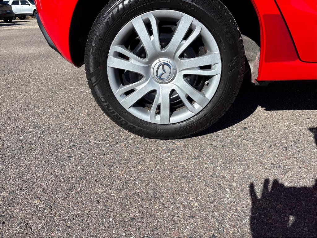 Used 2012 MAZDA MAZDA2 Sport FWD image 26