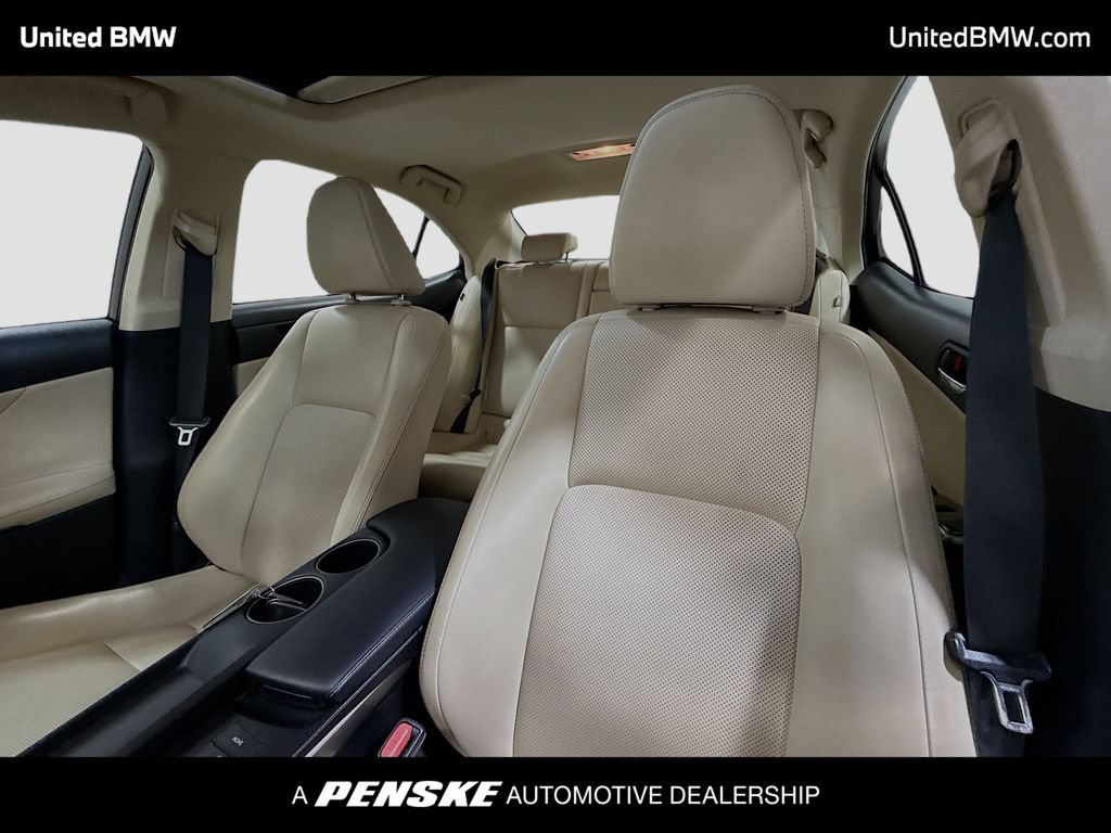 Used 2016 Lexus IS 200t RWD image 5