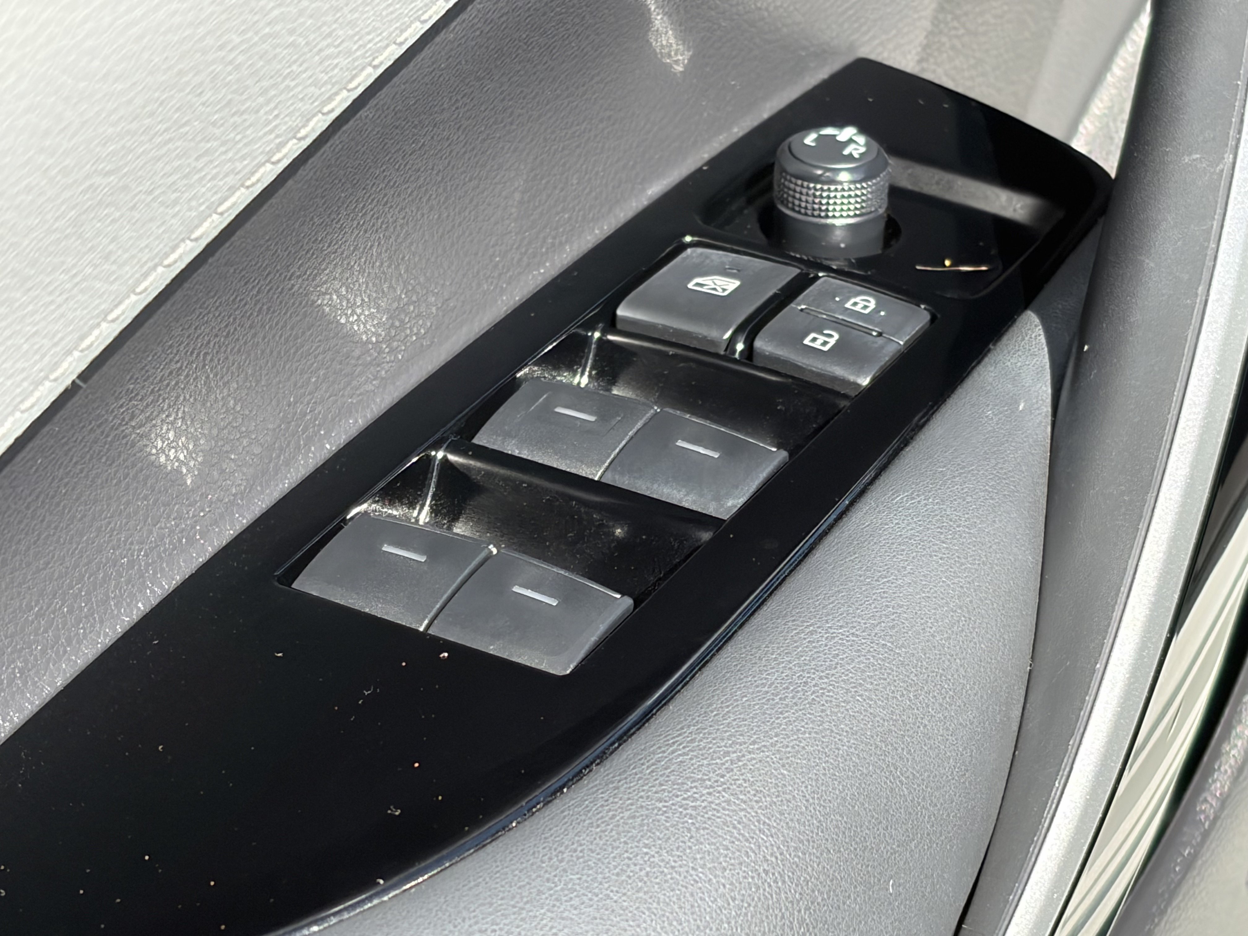 Certified 2023 Toyota Corolla XSE FWD image 29