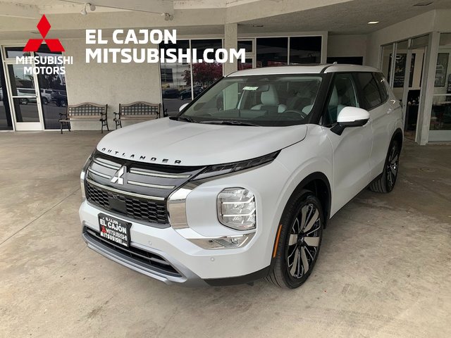 New 2025 Mitsubishi Outlander SE image 8