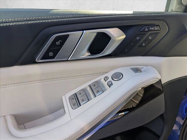 Used 2025 BMW X7 M60i w/ Executive Package image 10