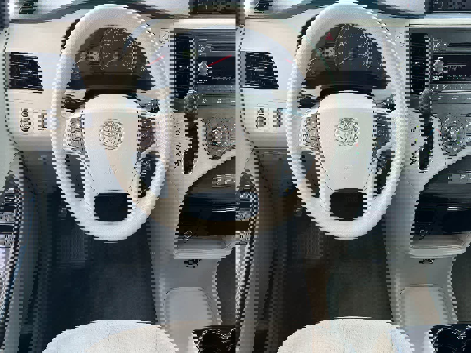 Used 2012 Toyota Sienna LE image 15