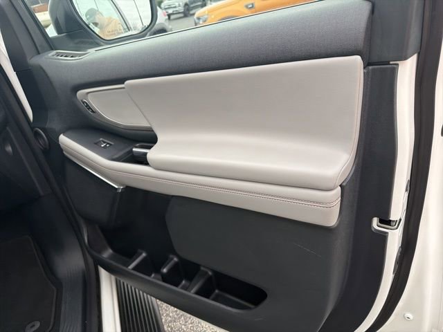 Used 2025 Ford Expedition Max Active image 36