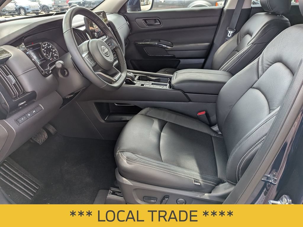 Used 2025 Nissan Pathfinder SV FWD image 13