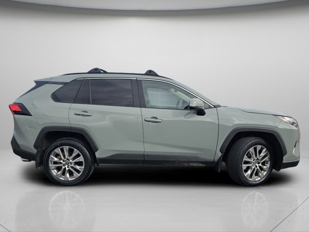 Used 2023 Toyota RAV4 XLE Premium image 25