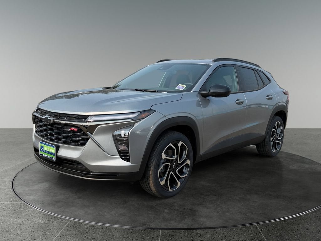 New 2026 Chevrolet Trax RS w/ Sunroof Package FWD image 3