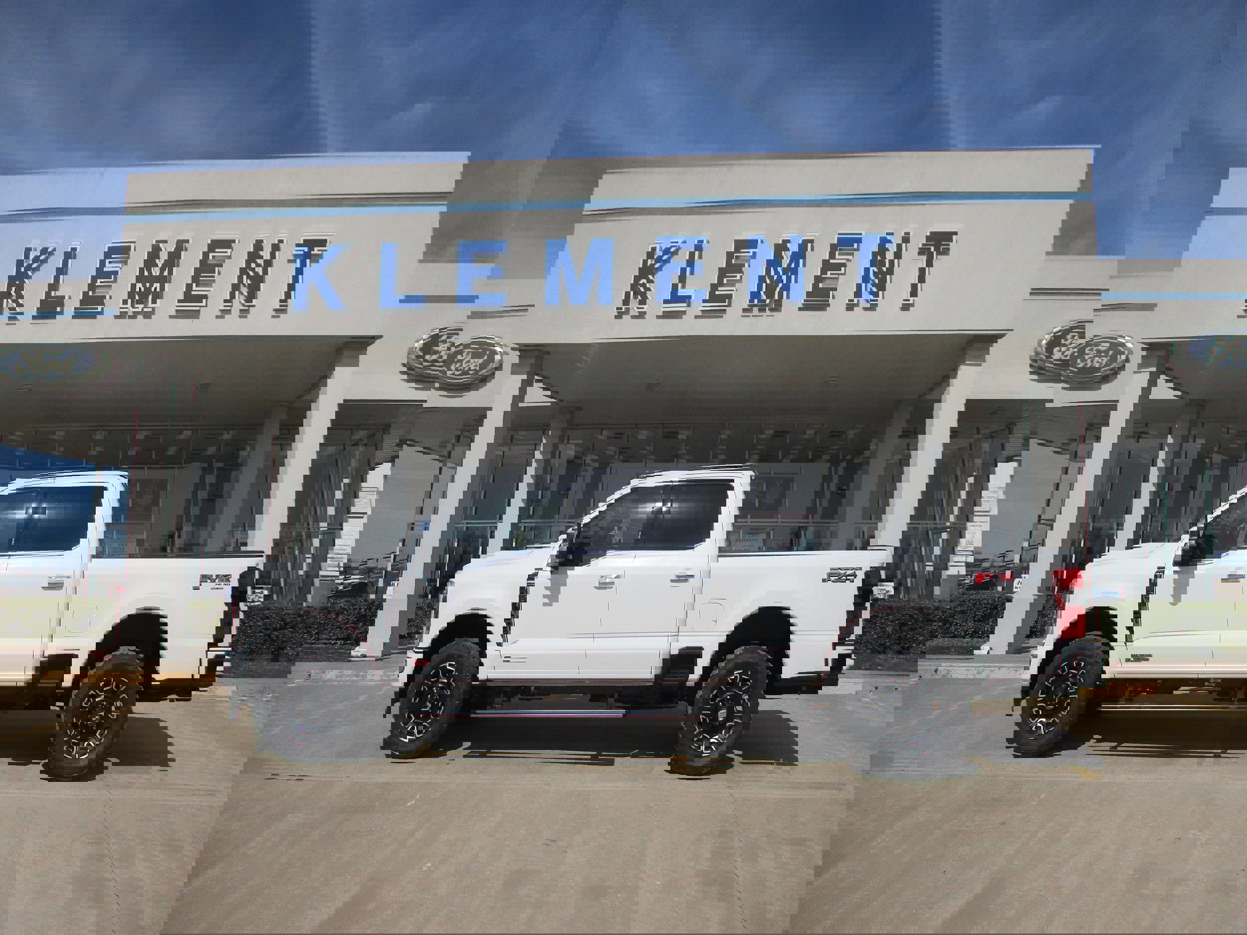 New 2024 Ford F250 Platinum image 1