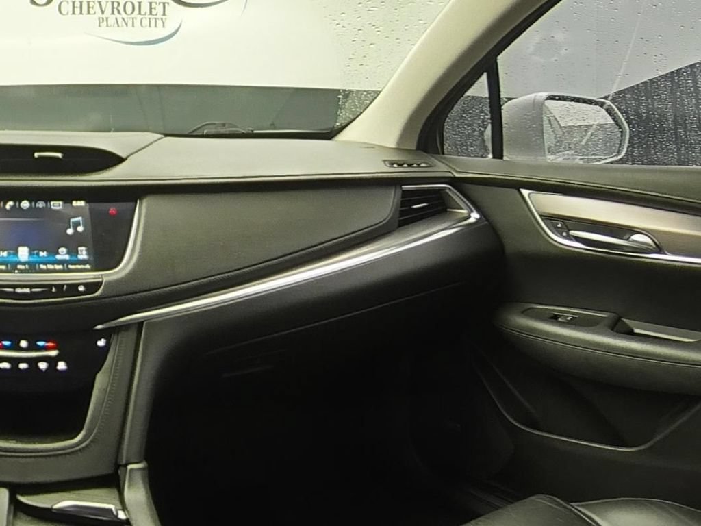Used 2018 Cadillac XT5 Luxury w/ Driver Awareness Package FWD image 15