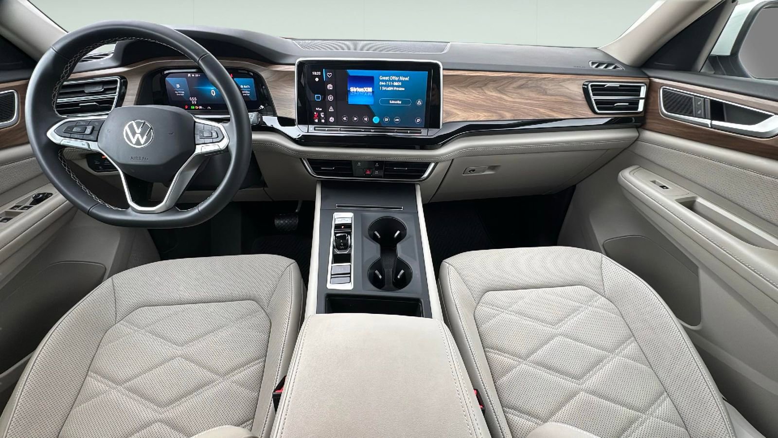 Used 2024 Volkswagen Atlas SE image 2