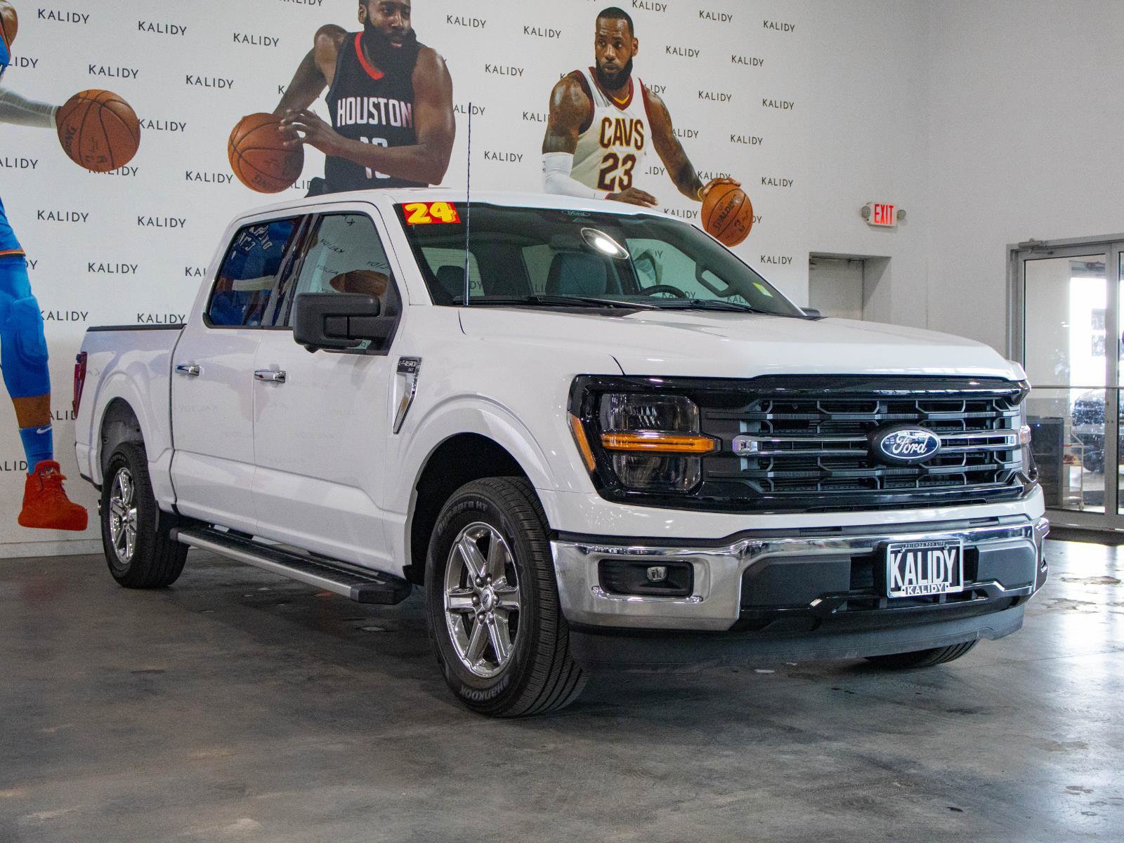 Used 2024 Ford F150 XLT w/ Mobile Office Package image 19