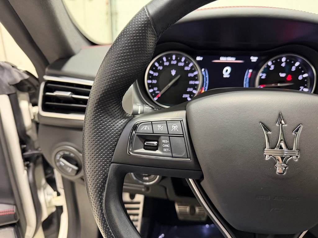 Used 2023 Maserati Ghibli Trofeo image 26
