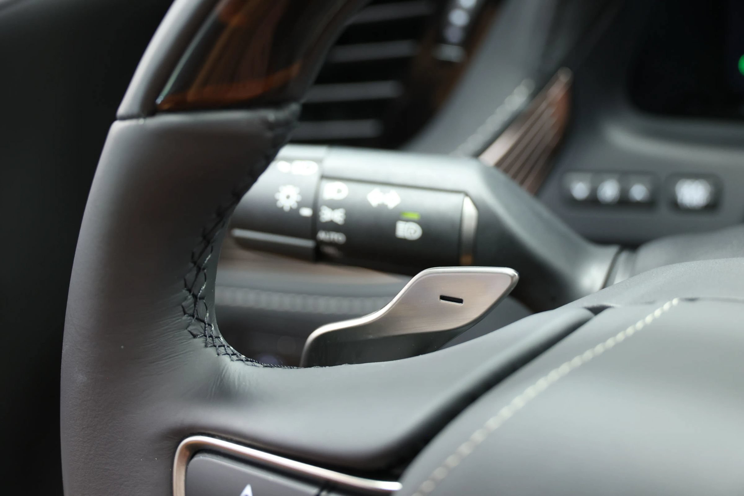 Used 2024 Lexus LS 500 w/ Interior Upgrade Package RWD image 27