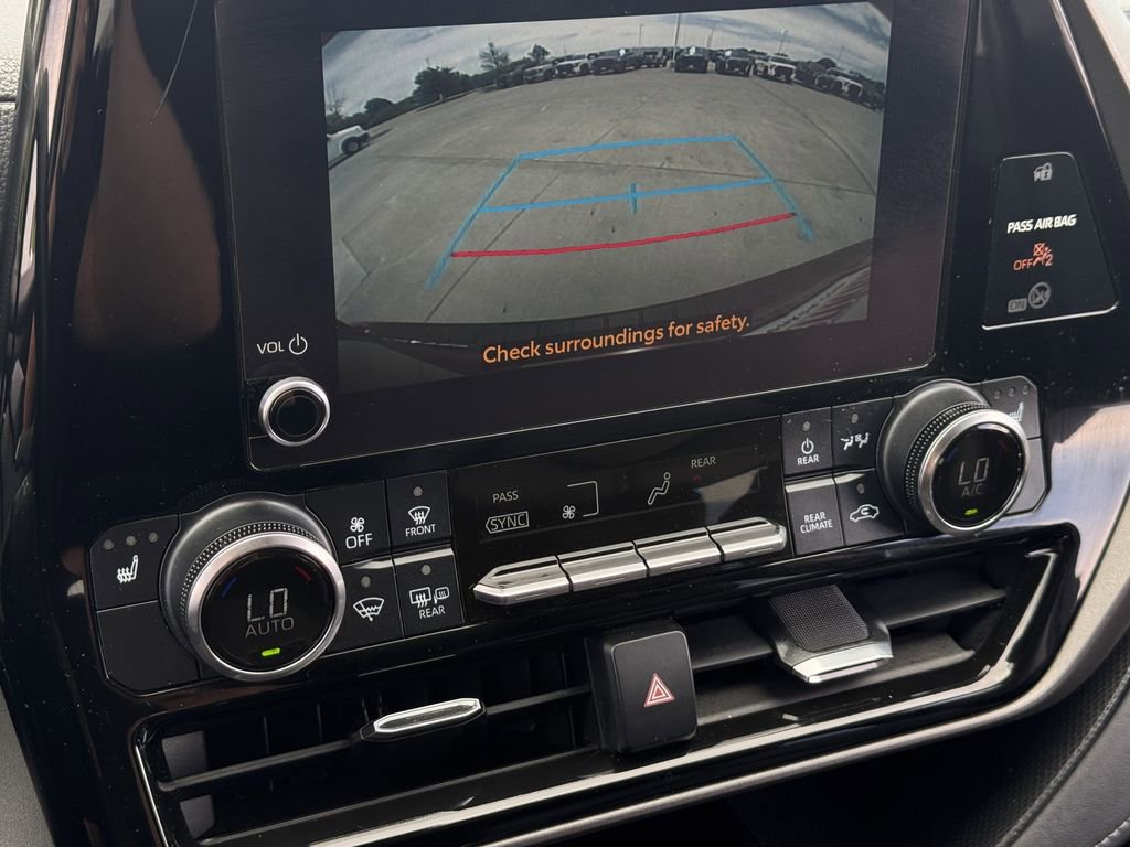 Used 2023 Toyota Highlander XLE image 18