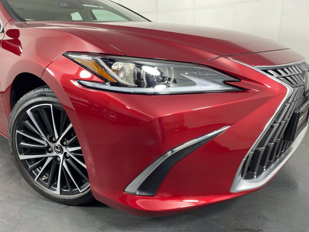 Certified 2024 Lexus ES 300h w/ Premium Package FWD image 4