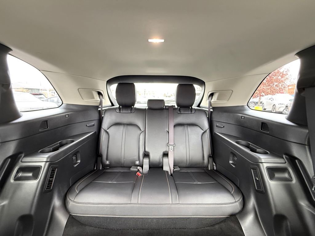 Used 2024 MAZDA CX-90 Plug-In Hybrid w/ Premium Pkg image 19