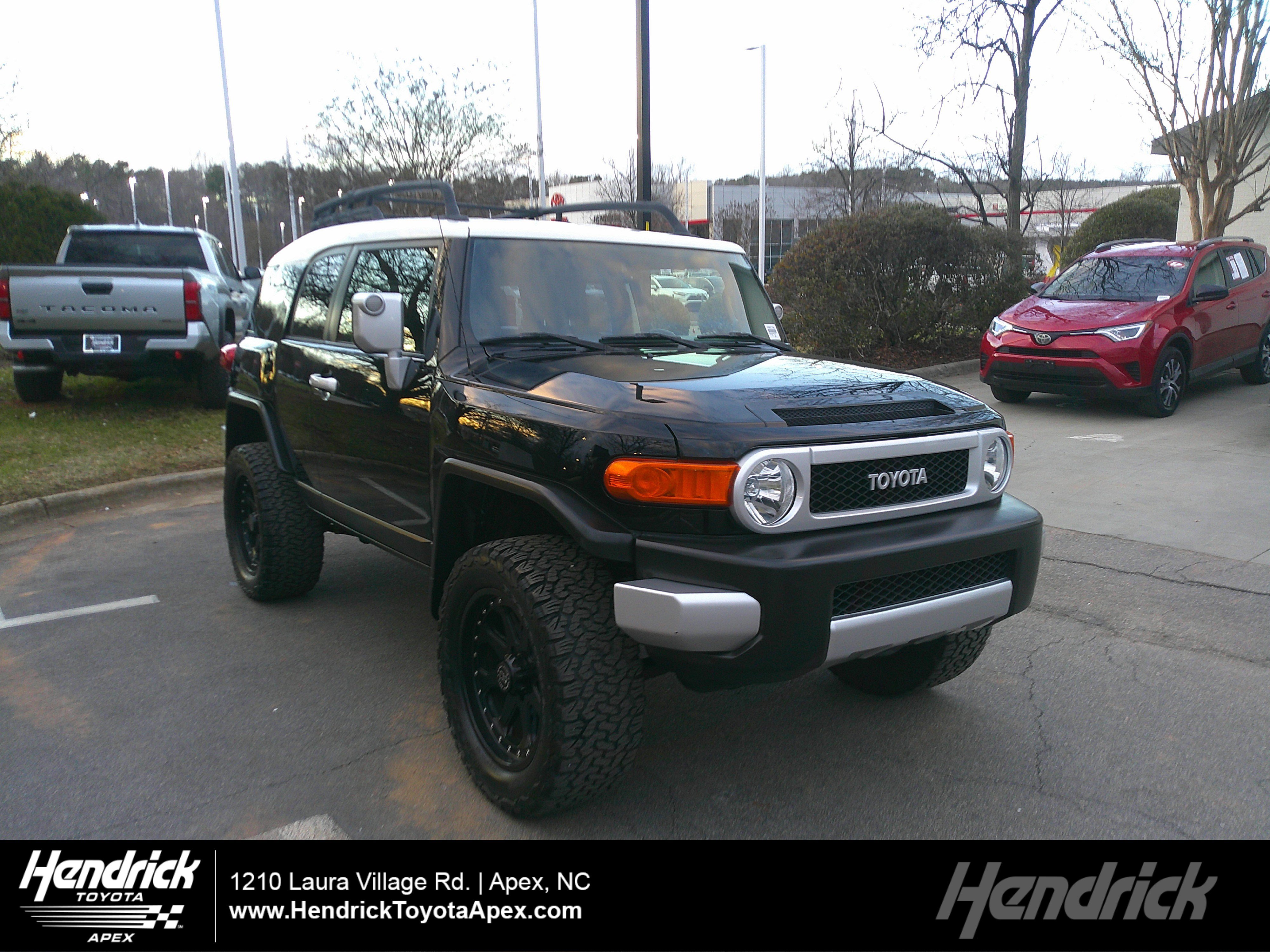 Used 2014 Toyota FJ Cruiser 4WD w/ Convenience Package image 1